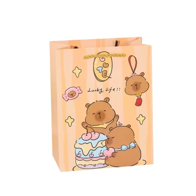 Подарочный пакет "Lucky life" капибара, бежевый 23х18х10см M