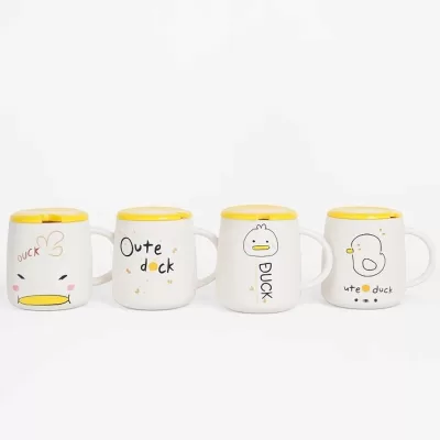 Кружка керамическая "Funny duck looks straight"