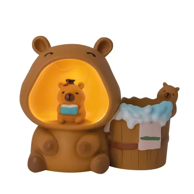 Ночник - подставка для канцелярских принадлежностей "Capybara student" (13.8 см)